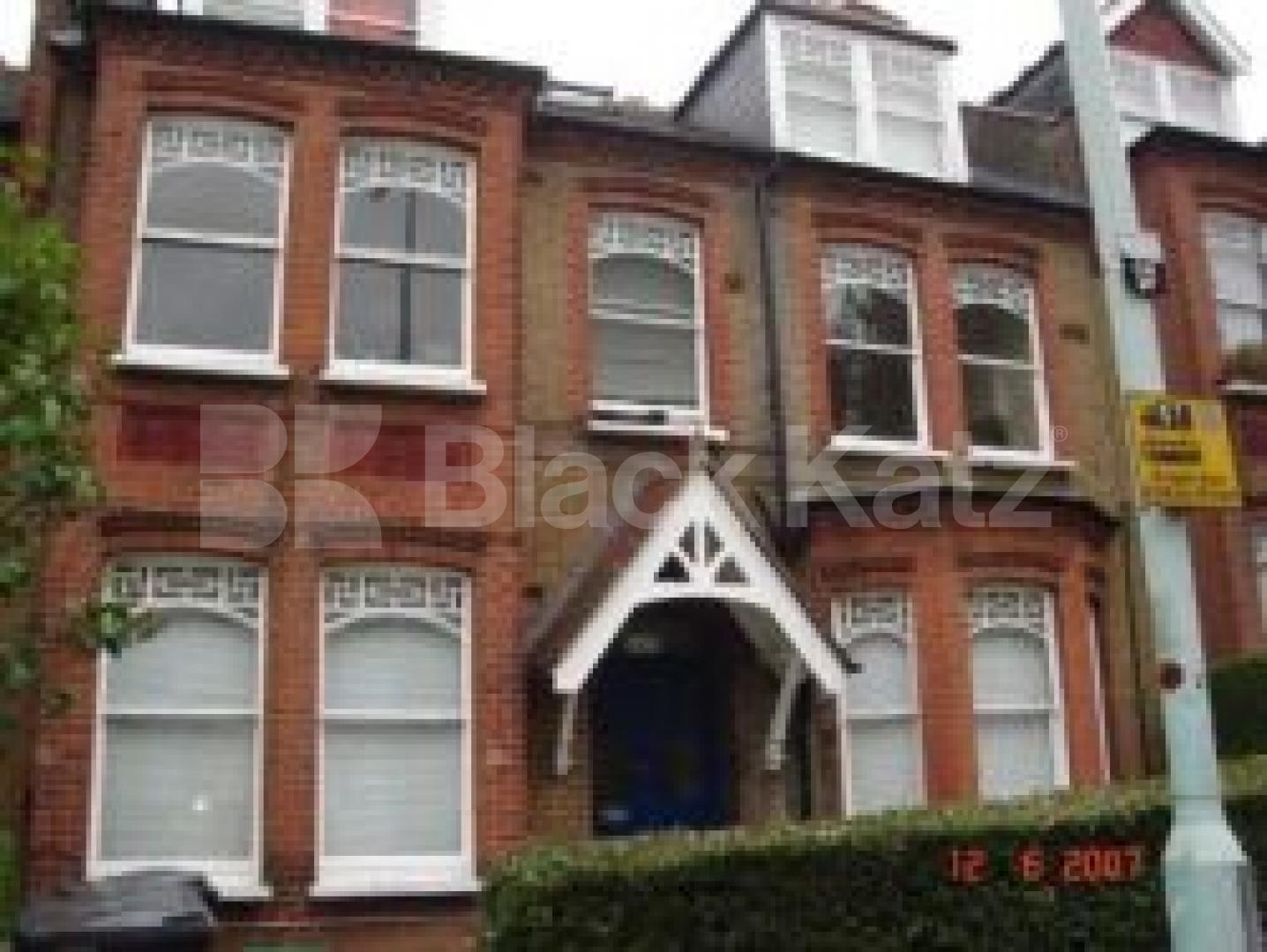 			2 Bedroom, 1 bath, 1 reception Terraced House			 Crouch Hill, CROUCH END N8